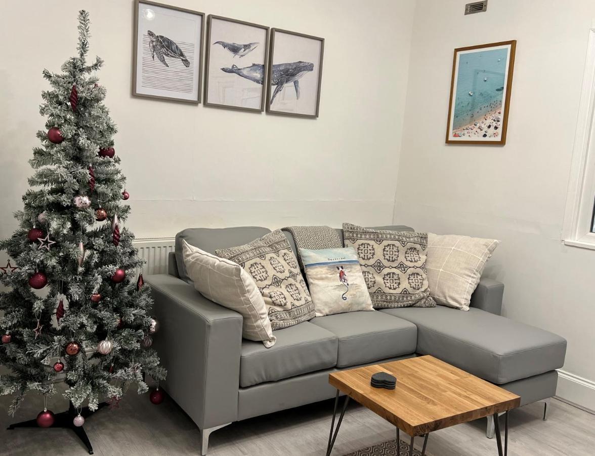 Large Three Bed Two Bathroom Flat In Central Торки Екстериор снимка