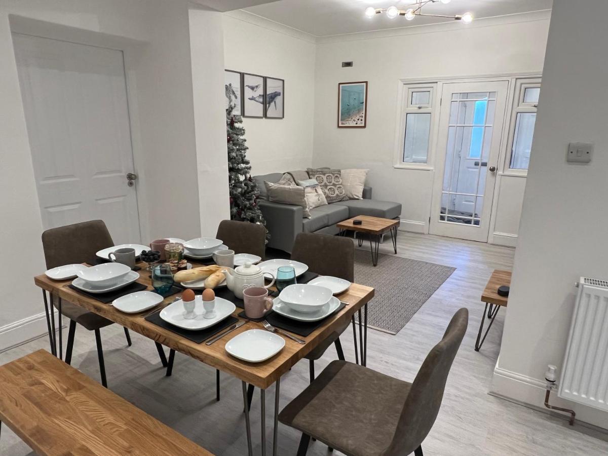 Large Three Bed Two Bathroom Flat In Central Торки Екстериор снимка