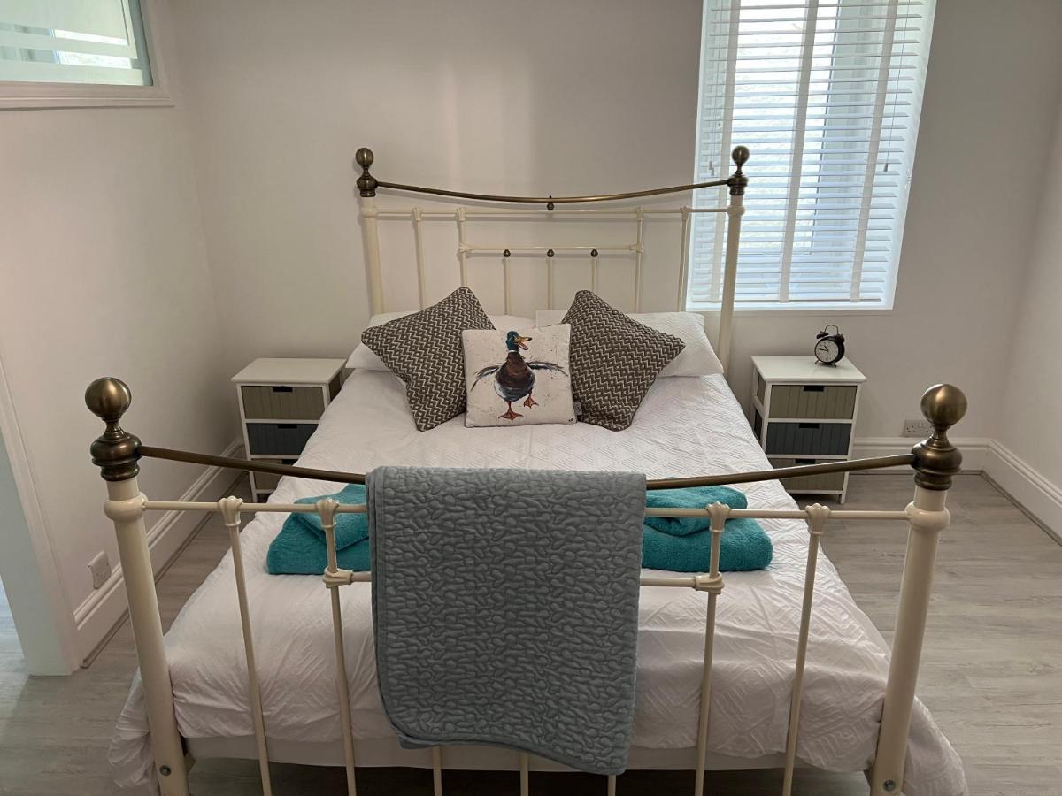 Large Three Bed Two Bathroom Flat In Central Торки Екстериор снимка